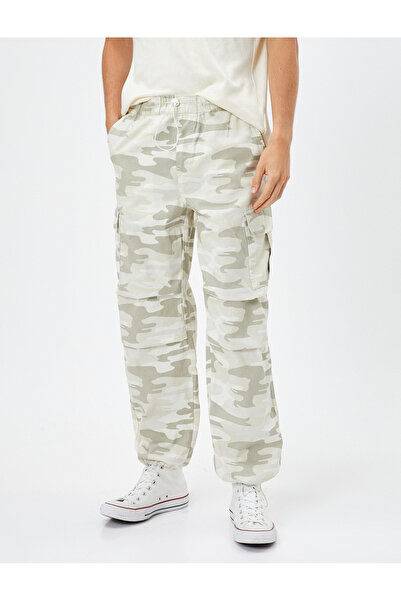 Koton Kamuflážní kalhoty pro nákladní padáky s detailem zarážkové kapsy