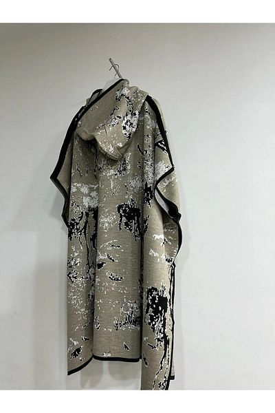 sportiness Women's Hooded Print Knitwear Poncho