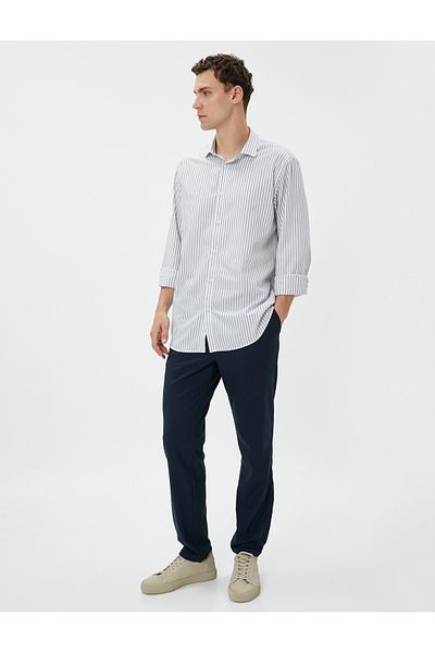 Koton Klassische Hose aus Stoff mit schmaler Passform und Knopfleiste