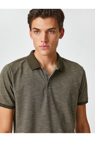 Koton T-Shirt mit Polo-Ausschnitt, geometrisch bedruckt, mit Knöpfen, kurze Ärmel, schmale Passform
