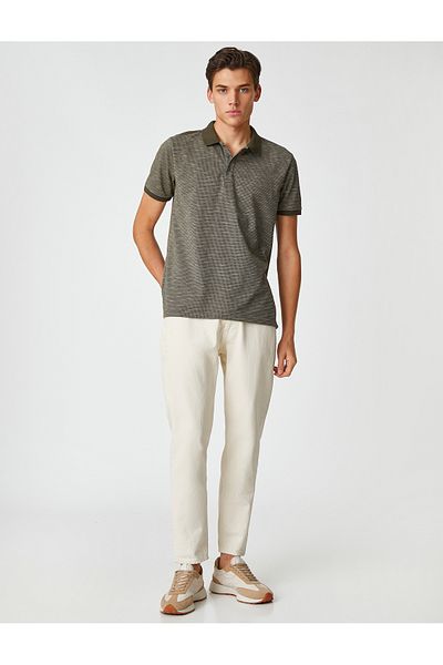 Koton T-Shirt mit Polo-Ausschnitt, geometrisch bedruckt, mit Knöpfen, kurze Ärmel, schmale Passform