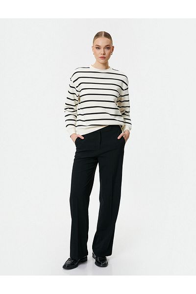Koton Three Thread Raised Crew Neck Sweatshirt - Standard Fit
