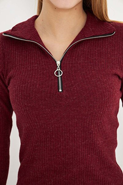 armonika Burgundowa damska koszulka na ramiączkach z kołnierzykiem i zamkiem nad kolano ARM-24Y001001