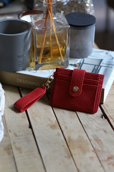 Moom Bag Women's Red Mascot Card Holder Wallet