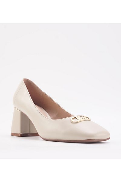 Nine West Women Ivory Shoes