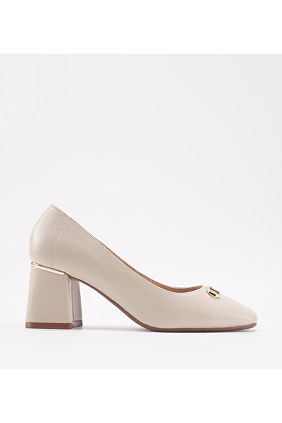 Nine West Women Ivory Shoes