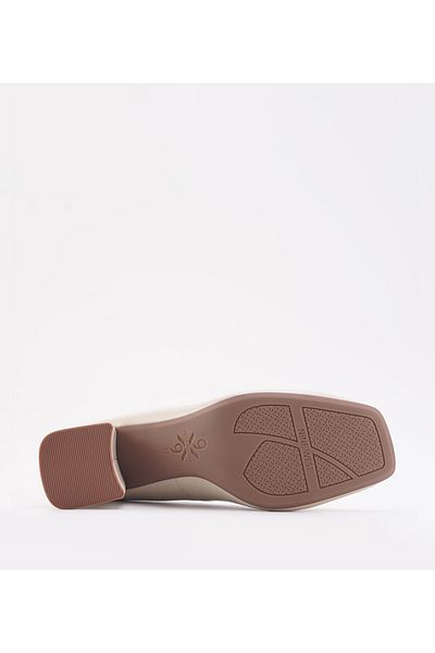 Nine West Women Ivory Shoes