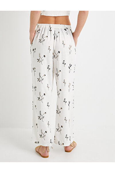 Koton Hose mit weitem Bein und Blumenmuster – Normale Taille, Taschendetail