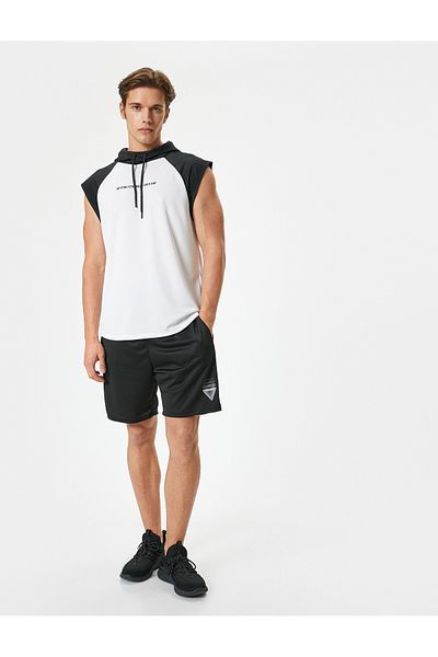 Koton Sport-Unterhemd mit Kapuze und Slogan-Aufdruck – Raglan-Ärmel-Detail