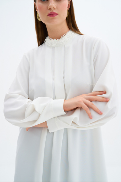 Aker Yaka Dantel Detaylı Tunik