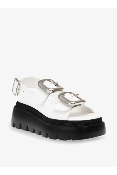 Steve Madden Kadın Tokalı Vurgulu Düz Tabanlı Sandaletler