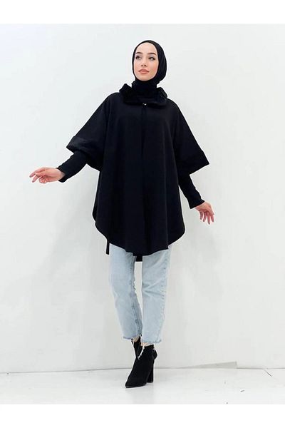 sportiness Women's Sheepskin Knitwear Poncho with Collar and Sleeves
