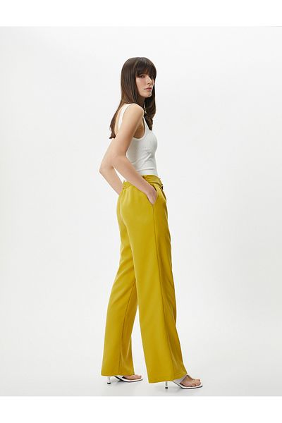 Koton Hose mit weitem Bein, Gürtel in der Taille und hoch taillierten Taschen
