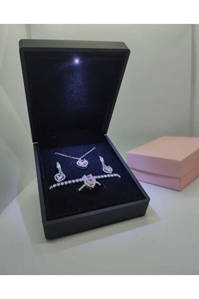 HKN AVM ACCESSORİES Işıklı Kutuda Gerçek Çelik Kolye Kalpli Yüzük Küpe Bileklik Yüzük 14 Şubat Sevgililer Günü Hediyesi
