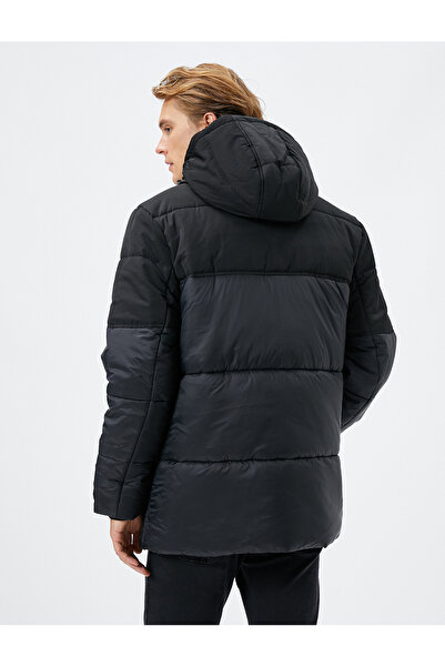 Koton Şişme Mont Kapşonlu Cep Detaylı Çıtçıt Düğmeli Renk Bloklu