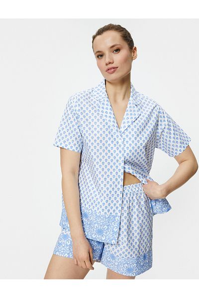 Koton Kurzärmliges Pyjamaoberteil aus Baumwolle mit Hemdkragen und Blumendruck