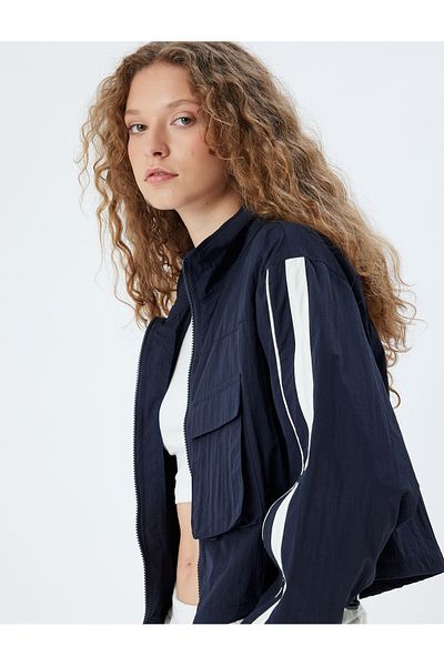Koton Αδιάβροχο Crop Parachute Jacket - Slim Fit με φερμουάρ και σωλήνωση