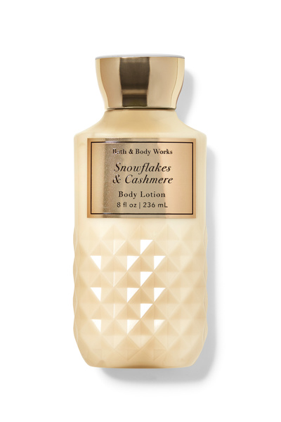 Bath & Body Works لوشن الجسم فائق النعومة برائحة رقاقات الثلج والكشمير