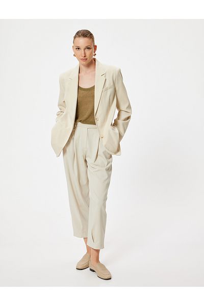 Koton Short Leg Pleat Detailed Pocketed Cigarette Pants