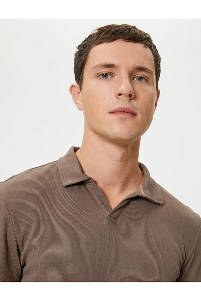 Koton Slim Fit T-Shirt aus Baumwolle mit Polokragen und kurzen Ärmeln
