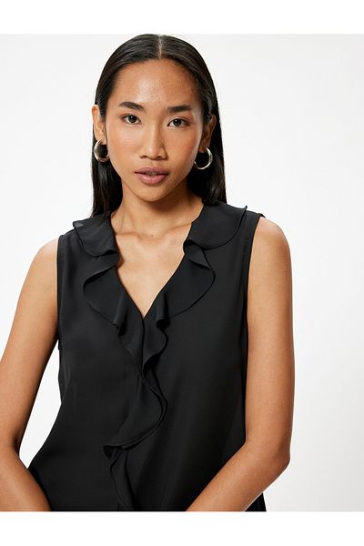 Koton Ärmellose Chiffonbluse mit V-Ausschnitt und Rüschen