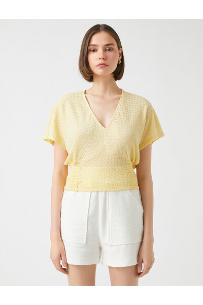 Koton Μπλουζάκι με κοντό μανίκι με λαιμόκοψη