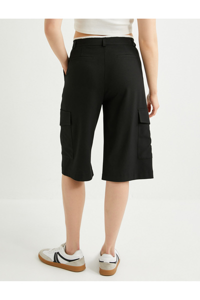 Koton Bermuda Şort Kargo Cepli Çift Bel Detaylı Düz Bol Paça Standart Bel