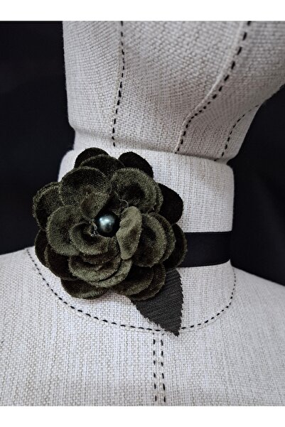 es moda shop Agape Khaki Green Velvet Rose Necklace