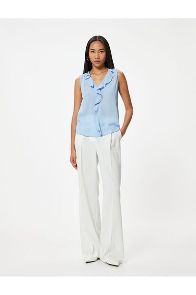 Koton Ärmellose Chiffonbluse mit V-Ausschnitt und Rüschen