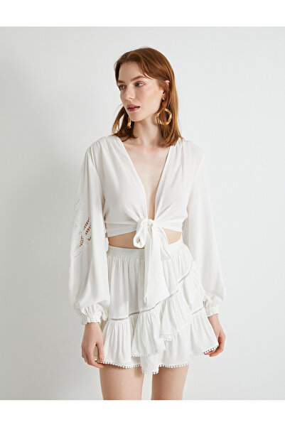 Koton Βισκόζη Μπαλόνι μανίκι Κεντημένη Crop Μπλούζα - Μπροστινή γραβάτα