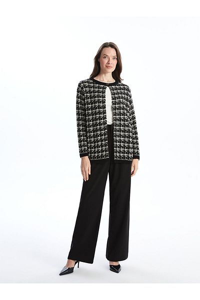 LC Waikiki Gemusterte Strickjacke mit Rundhalsausschnitt für Damen