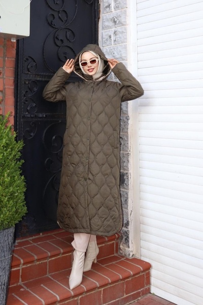 Levidor Uzun Kapitone Kapişonlu Şişme Mont