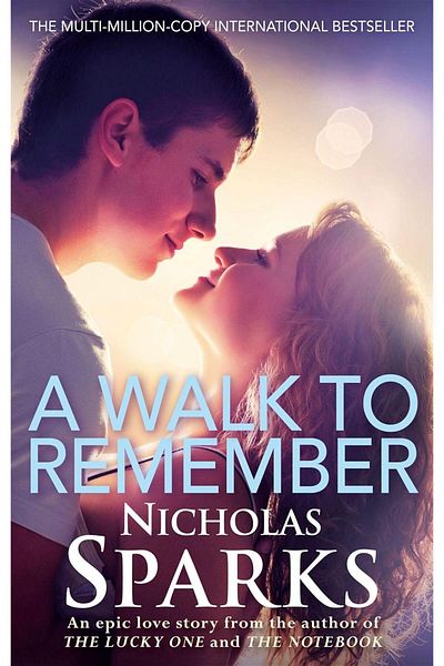 Sphere Books Μια βόλτα για να θυμάστε - Nicholas Sparks
