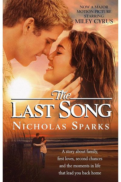 Penguin Books The Last Song by Nicholas Sparks