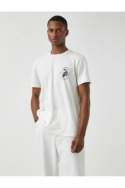 Koton T-shirt z nadrukiem Dalekiego Wschodu i okrągłym dekoltem