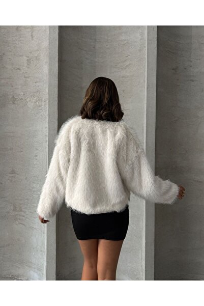 WoolnClyde Women's Judge Collar Lined Hooked Oversize Furry Plush Premium Faux Fur Short Jacket Coat