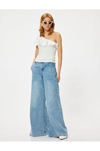 Koton Schmal geschnittenes One-Shoulder-Top mit Muschelsaum und Rüschen