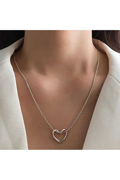 KANİNCHEN قلادة على شكل قلب ملتوية باللون الفضي، تصميم أنيق وساحر