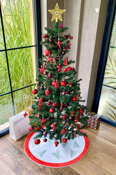 Aden Pine Tree Foot Carpet Cover, Christmas Tree Cover, Pine Pattern 80X80 cm Woven Base