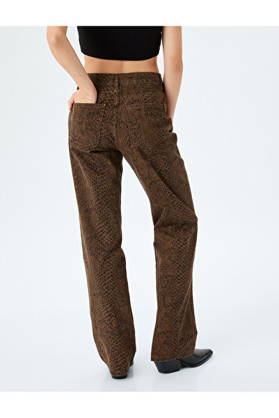 Koton Yılan Derisi Desenli Düğmeli Cep Detaylı Normal Bel Baggy Pantolon