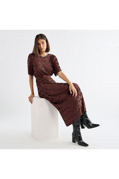 FAV Textured Round Neck Dress with Short Sleeves and Tie-Up Belt