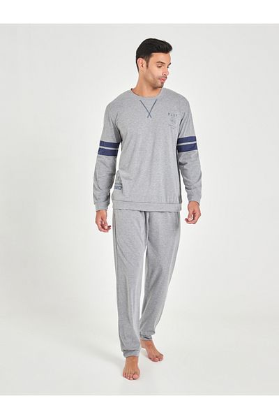 Styli Contrast Panel Regular Fit T-shirt and Loungewear Pants Set