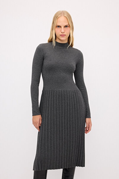 adL Pileli Triko Elbise