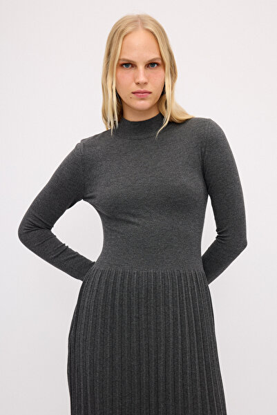 adL Pileli Triko Elbise