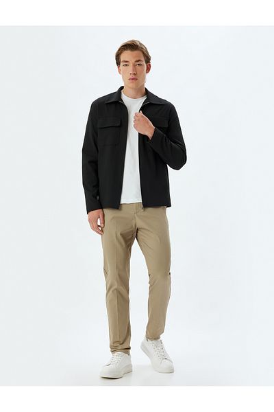 Koton Slim-Fit-Chinohose aus Baumwolle – Taschendetail