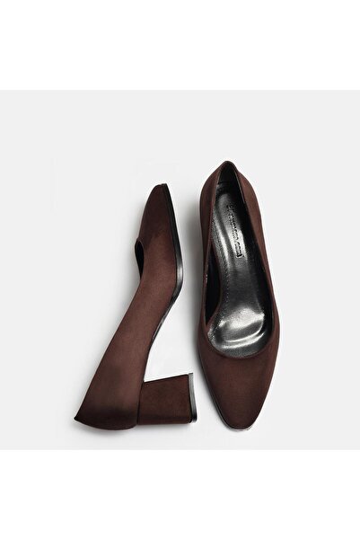 37Numara BÜYÜK NUMARA KADIN AZ TOPUKLU AYAKKABI 41-42-43-44-KAHVE SÜET KALIBI BİR NUMARA BÜYÜKTÜR