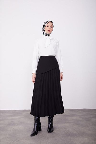 Armine Black Bodice Skirt - 23K1512 Model