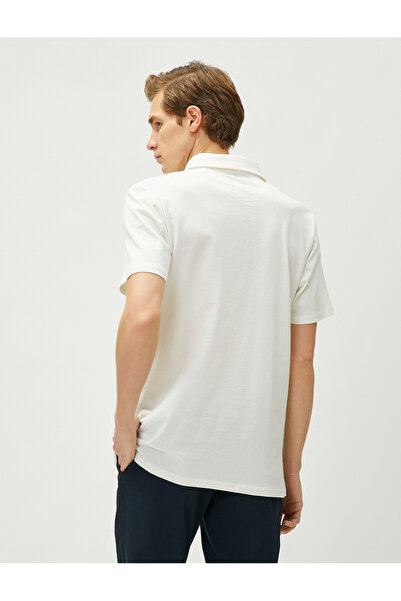 Koton T-Shirt mit Polokragen, strukturierten Knöpfen, schmaler Passform und kurzen Ärmeln