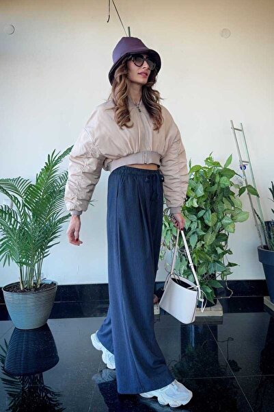 Clothing palette Штани з поясом і деталізованими смужками