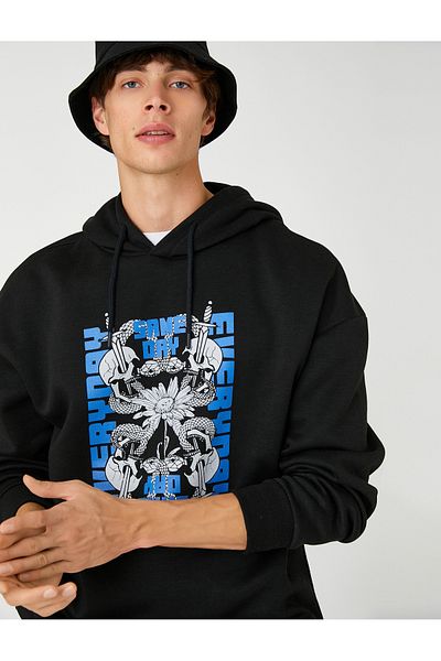 Koton Übergroßes Kapuzen-Sweatshirt mit erhöhtem Totenkopf-Aufdruck